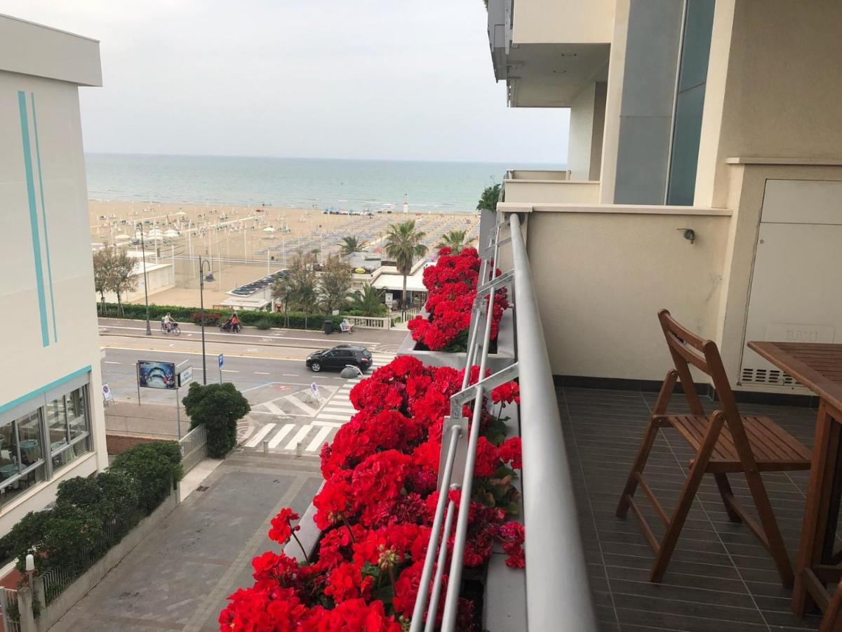 Brezza Da Mare Apartment Rimini Luaran gambar